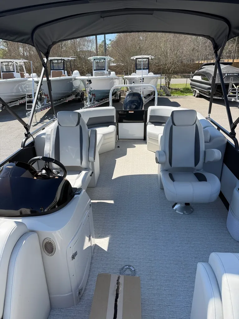 Slide: The Image of Coach Pontoons 243 RFC 2026 - 4