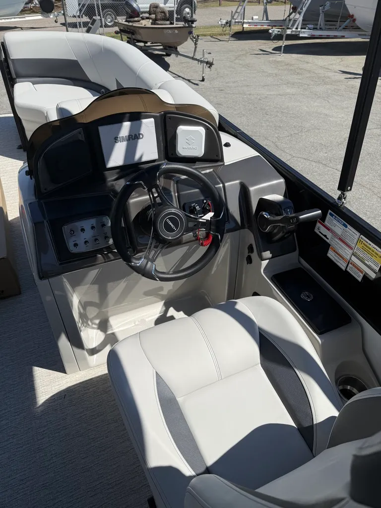 Slide: The Image of Coach Pontoons 243 RFC 2026 - 6