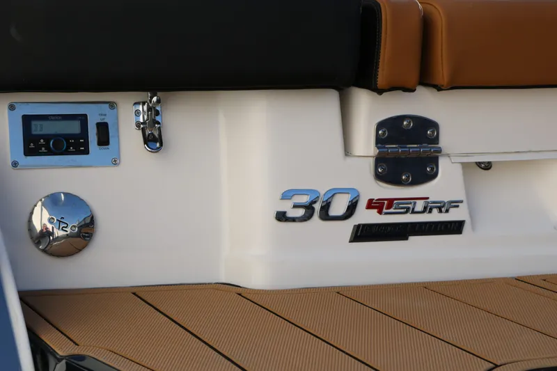 Slide: The Image of Chaparral 30 Surf 2026 - 10