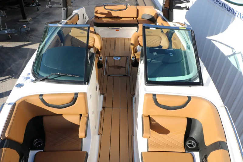 Slide: The Image of Chaparral 30 Surf 2026 - 20