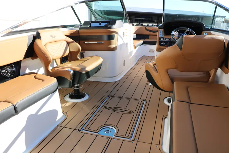 Slide: The Image of Chaparral 30 Surf 2026 - 25