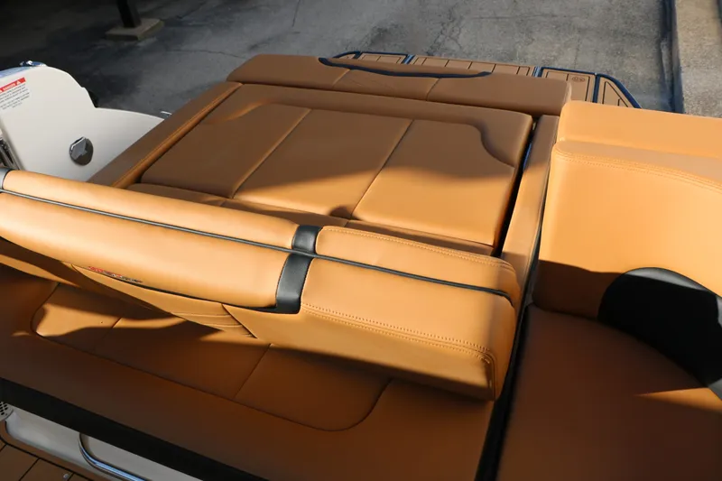 Slide: The Image of Chaparral 30 Surf 2026 - 36