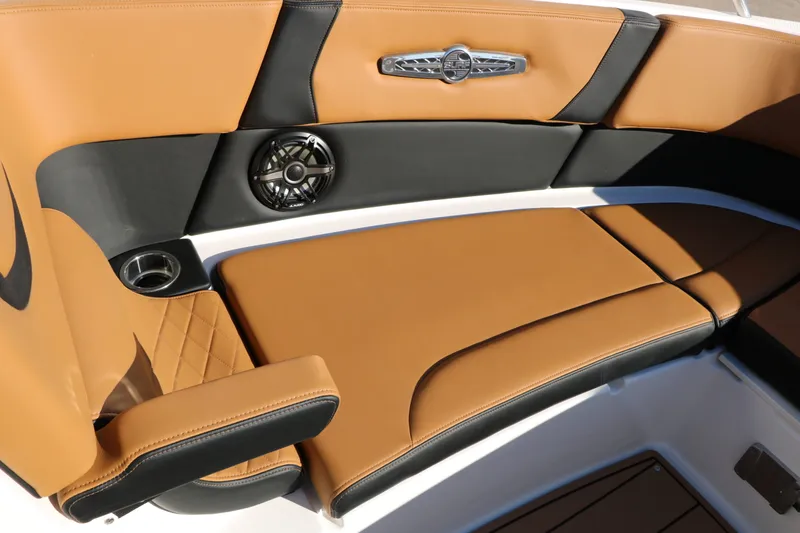 Slide: The Image of Chaparral 30 Surf 2026 - 42