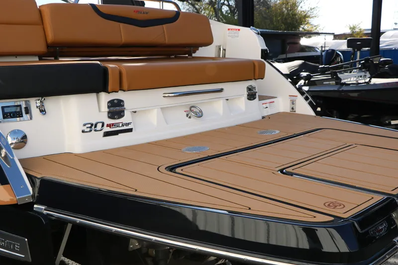 Slide: The Image of Chaparral 30 Surf 2026 - 9