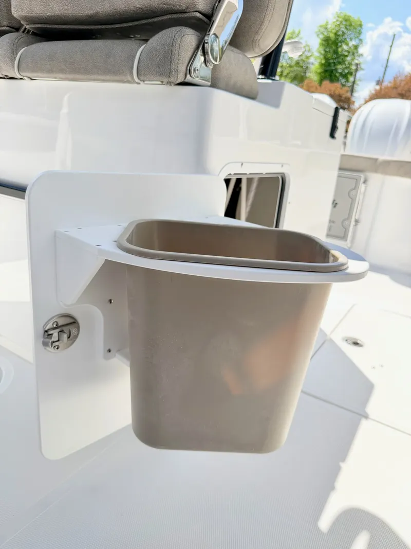 Slide: The Image of Sea Hunt Gamefish 30 FS 2026 - 22