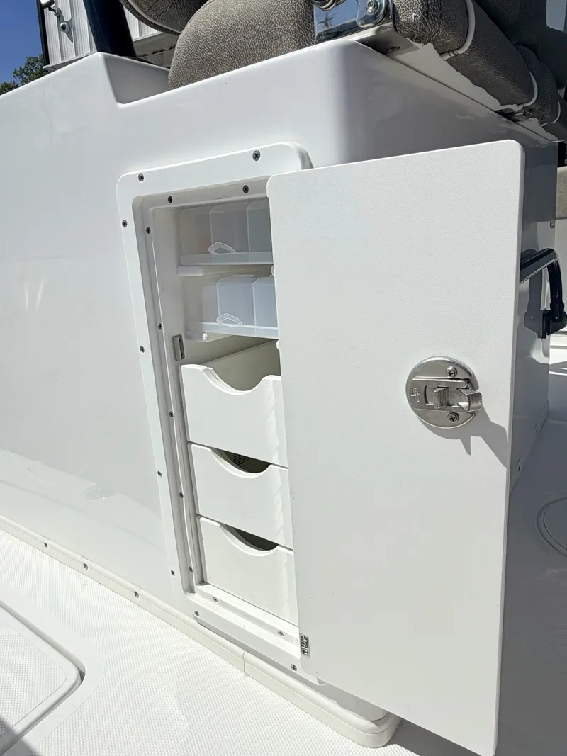 Slide: The Image of Sea Hunt Gamefish 30 FS 2026 - 24