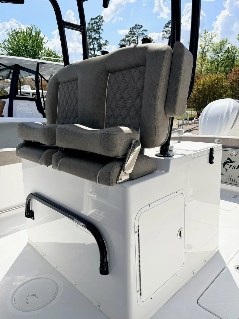 Slide: The Image of Sea Hunt Gamefish 30 FS 2026 - 25