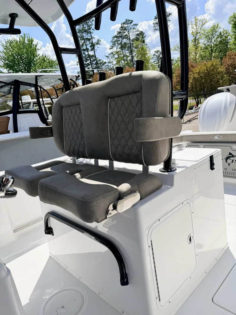 Slide: The Image of Sea Hunt Gamefish 30 FS 2026 - 26