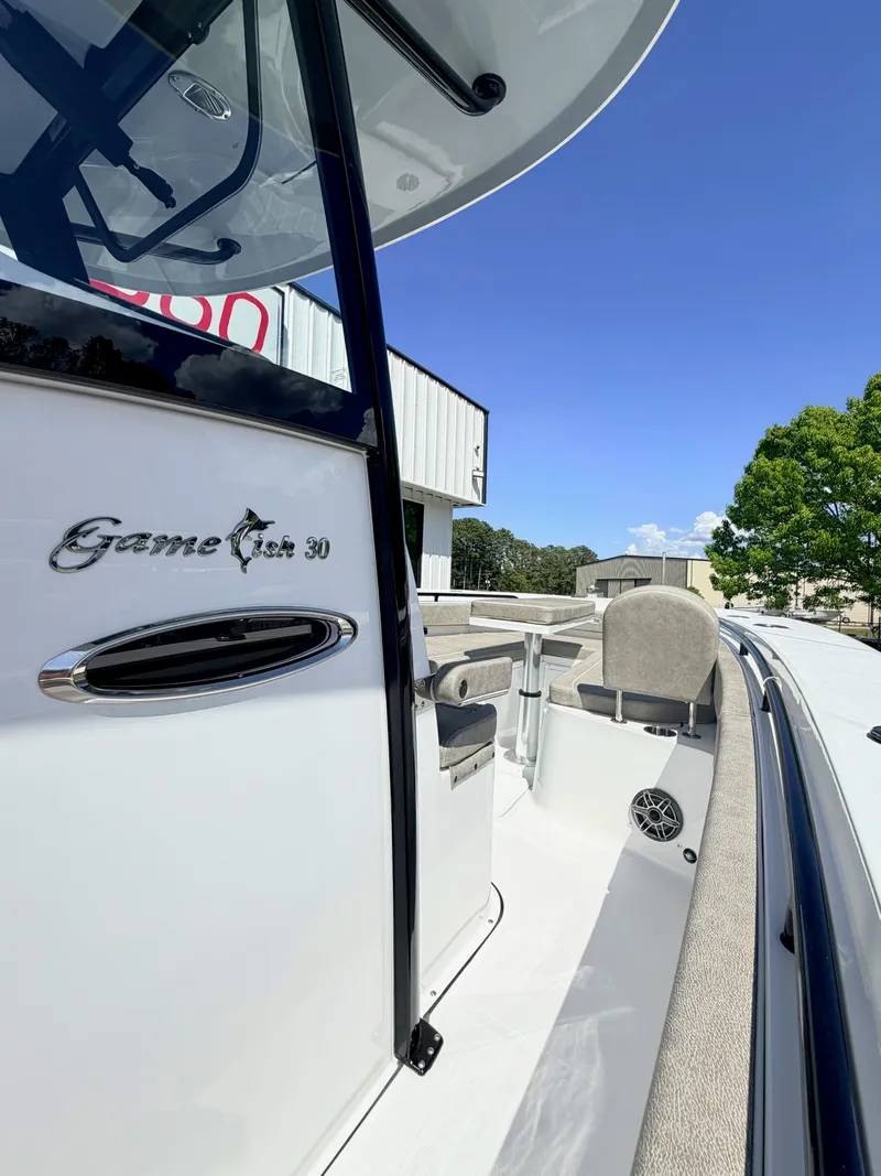 Slide: The Image of Sea Hunt Gamefish 30 FS 2026 - 27