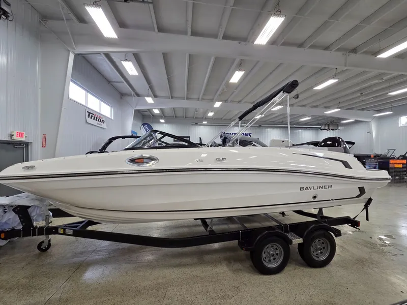 The Image of Bayliner VR6 2026 - 0