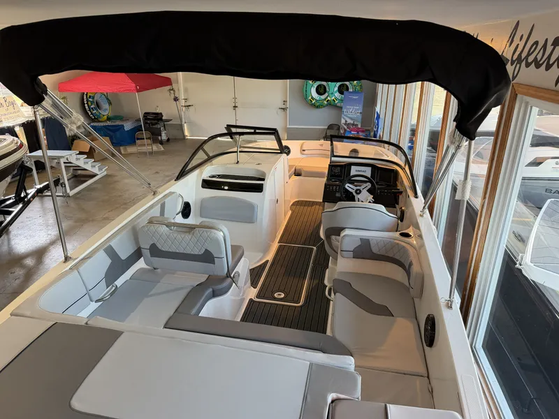 The Image of Bayliner VR6 2026 - 0