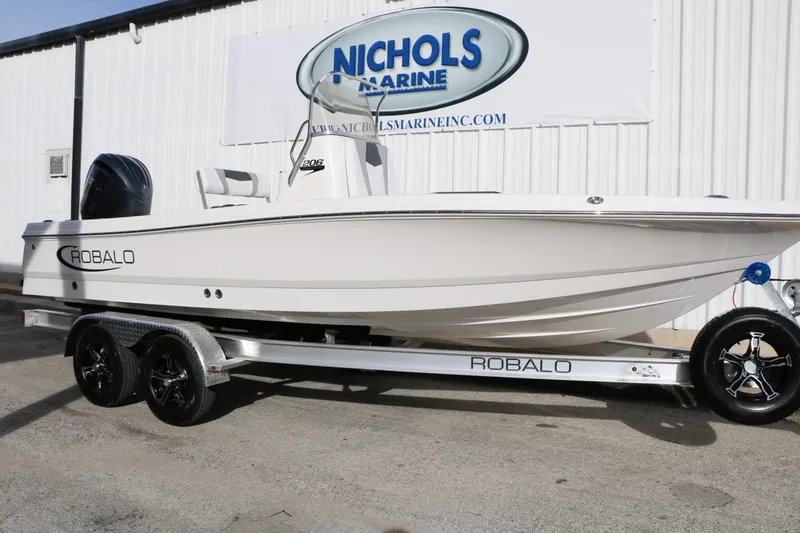 Slide: The Image of Robalo 206 Cayman 2026 - 3