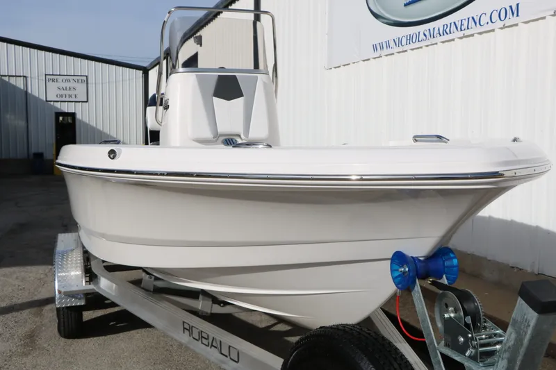 Slide: The Image of Robalo 206 Cayman 2026 - 5