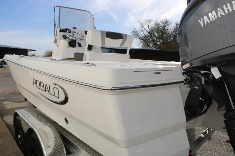 Slide: The Image of Robalo 206 Cayman 2026 - 9