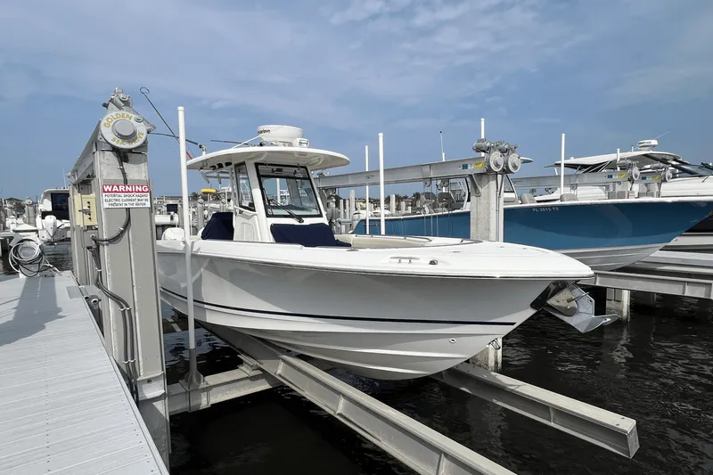 Slide: The Image of Boston Whaler 280 OUTRAGE 2019 - 13