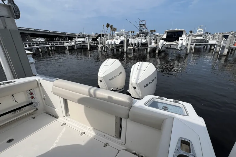 Slide: The Image of Boston Whaler 280 OUTRAGE 2019 - 17