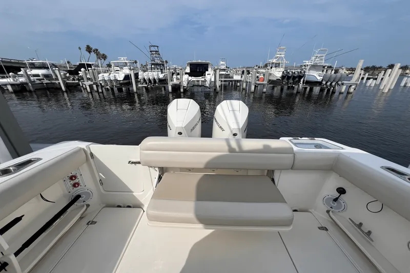 Slide: The Image of Boston Whaler 280 OUTRAGE 2019 - 19