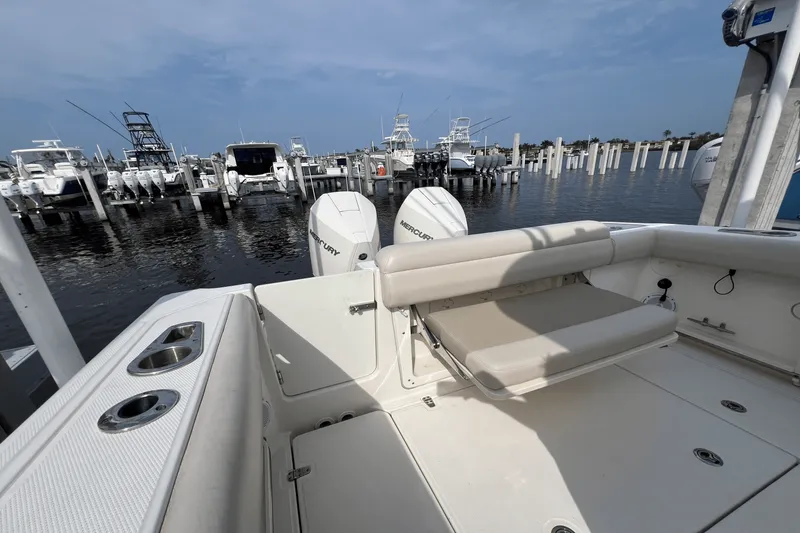 Slide: The Image of Boston Whaler 280 OUTRAGE 2019 - 20