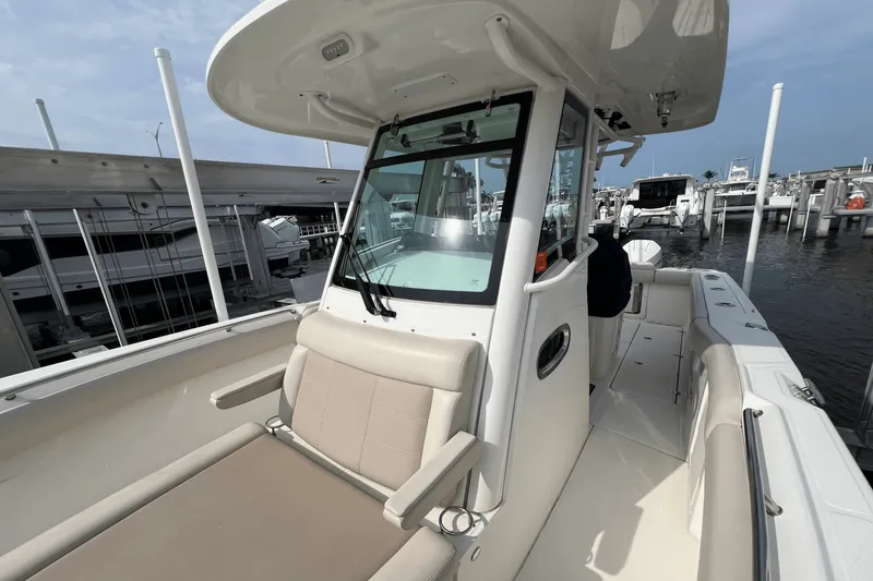 Slide: The Image of Boston Whaler 280 OUTRAGE 2019 - 29