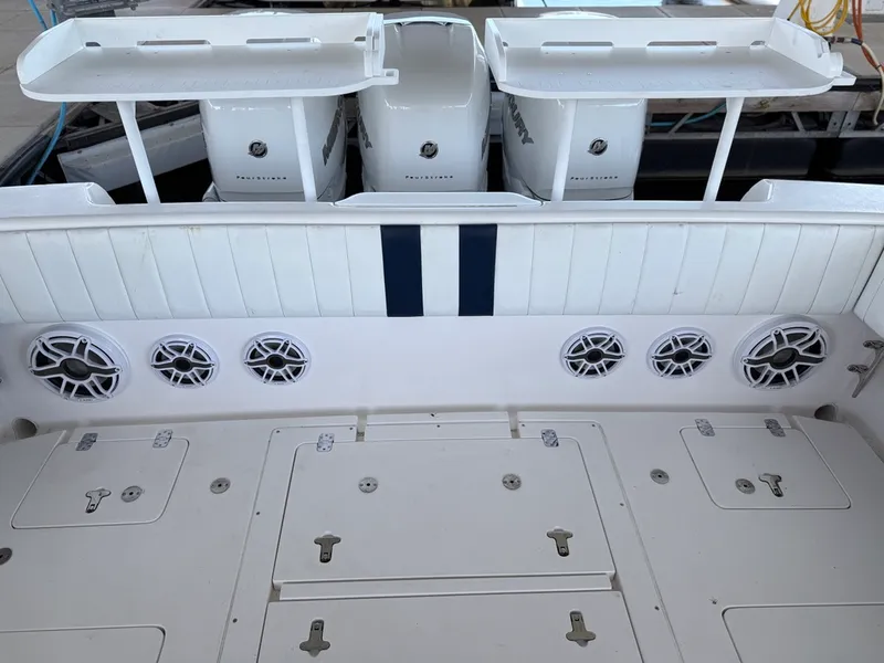 Slide: The Image of Intrepid 370 2005 - 13