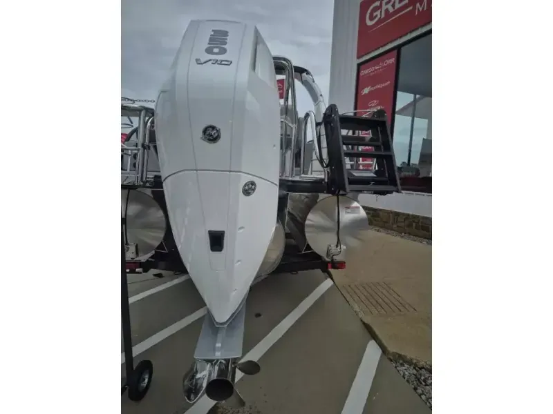 Slide: The Image of Harris GRAND MARINER 250 2026 - 7