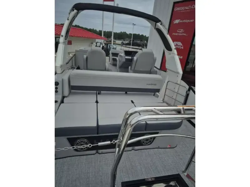 Slide: The Image of Harris GRAND MARINER 250 2026 - 15