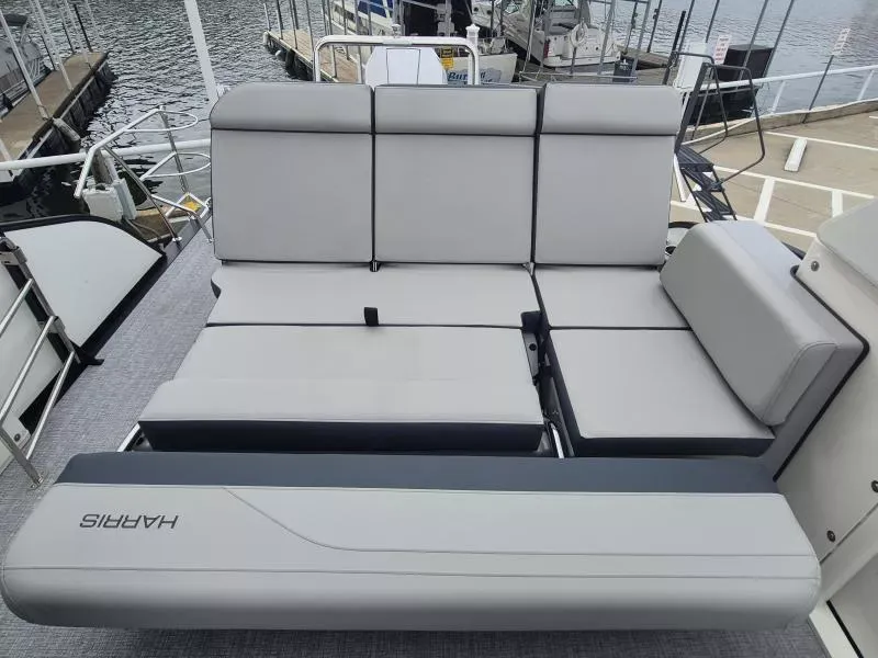 Slide: The Image of Harris GRAND MARINER 250 2026 - 22