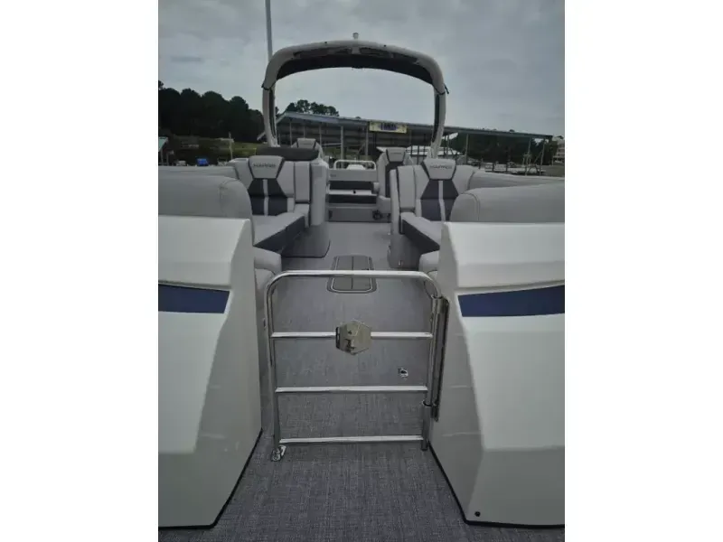 Slide: The Image of Harris GRAND MARINER 250 2026 - 5