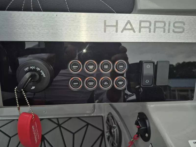 Slide: The Image of Harris GRAND MARINER 250 2026 - 16