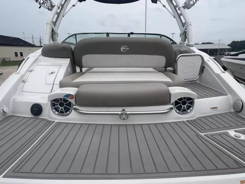 Slide: The Image of Crownline Boats E235 SURF 2022 - 13