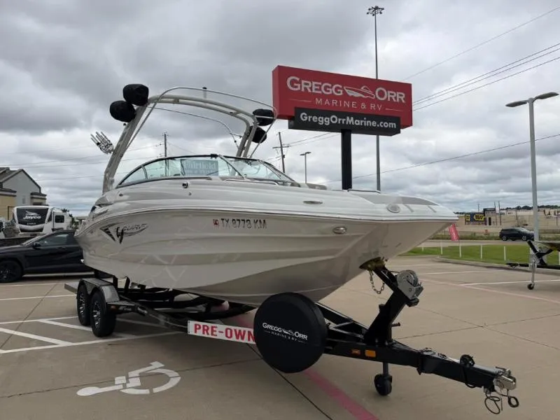 Slide: The Image of Crownline Boats E235 SURF 2022 - 7