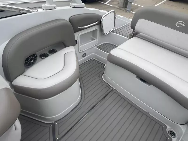 Slide: The Image of Crownline Boats E235 SURF 2022 - 15