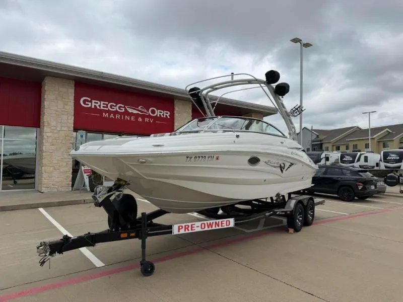 The Image of Crownline Boats E235 SURF 2022 - 0