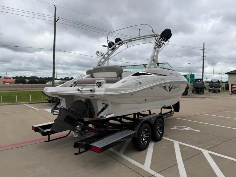 Slide: The Image of Crownline Boats E235 SURF 2022 - 5