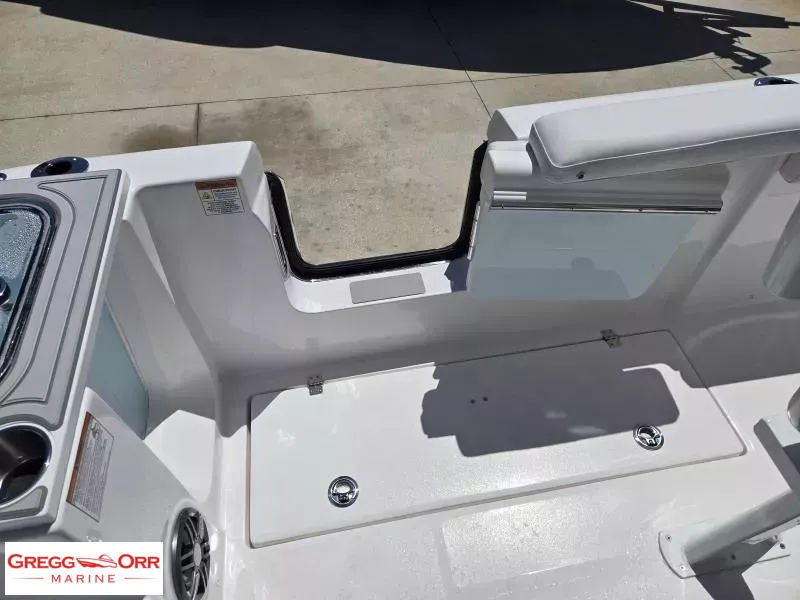 Slide: The Image of Sea Fox 268 COMMANDER 2026 - 12