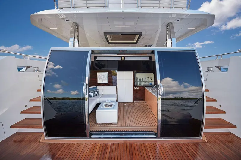 Slide: The Image of Ocean Alexander 30 Revolution Skylounge 2022 - 7