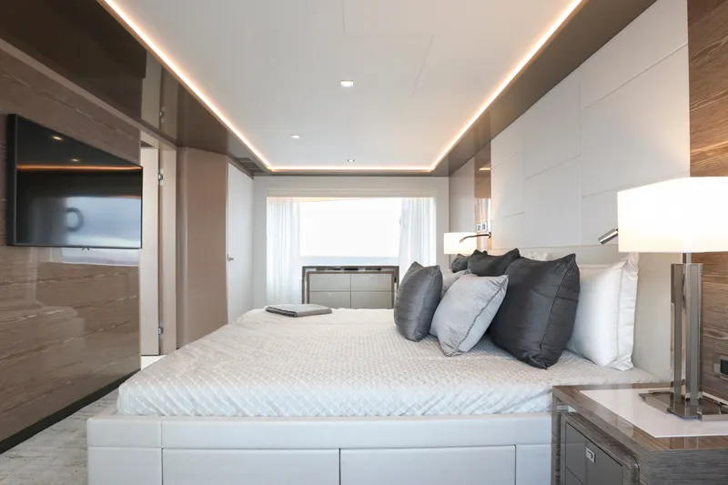 Slide: The Image of Ocean Alexander 30 Revolution Skylounge 2022 - 13