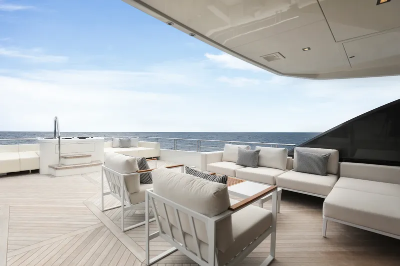 Slide: The Image of Ocean Alexander 30 Revolution Skylounge 2022 - 21