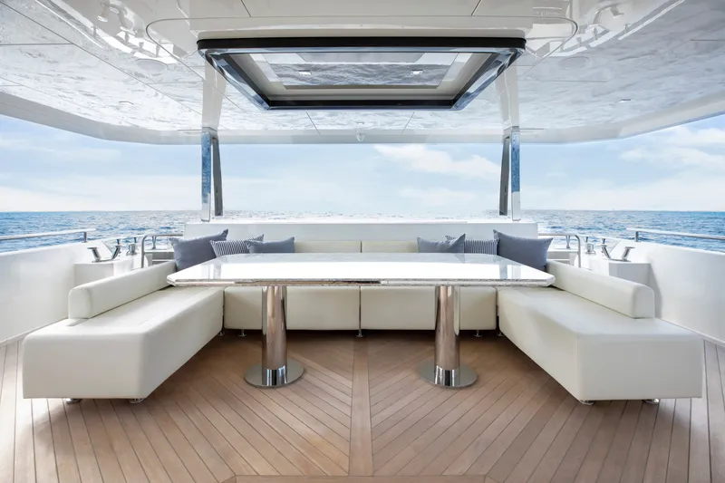 Slide: The Image of Ocean Alexander 30 Revolution Skylounge 2022 - 19