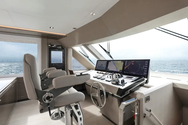 Slide: The Image of Ocean Alexander 30 Revolution Skylounge 2022 - 9