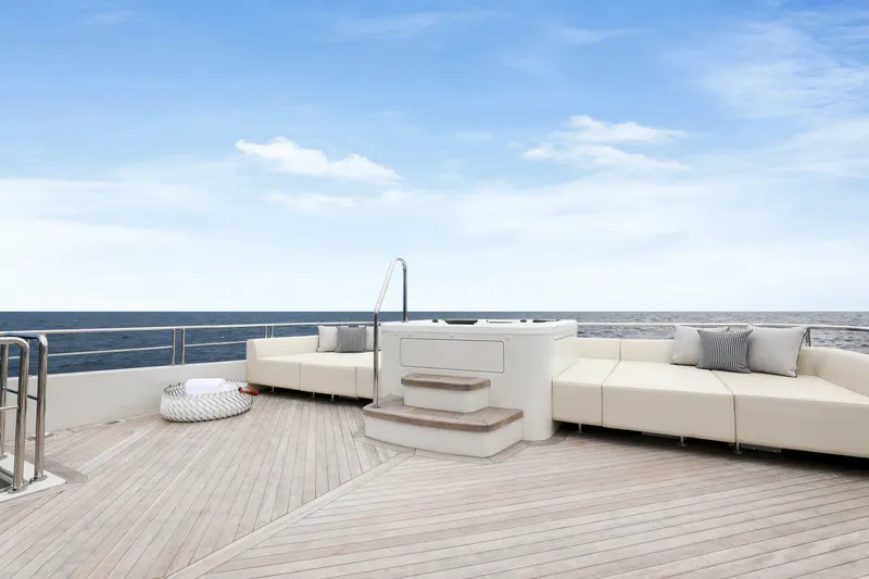 Slide: The Image of Ocean Alexander 30 Revolution Skylounge 2022 - 20