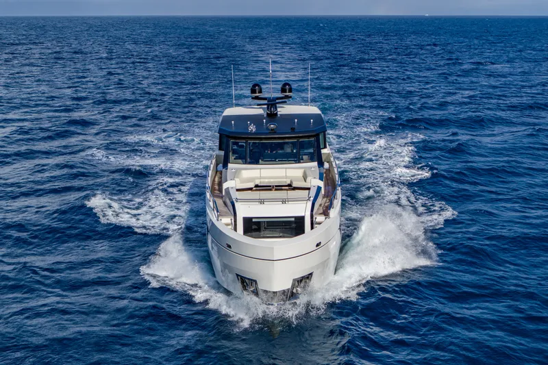 Slide: The Image of Ocean Alexander 30 Revolution Skylounge 2022 - 3