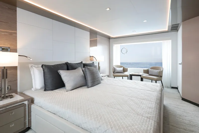 Slide: The Image of Ocean Alexander 30 Revolution Skylounge 2022 - 14