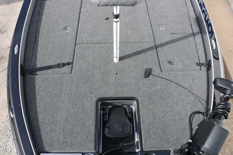 Slide: The Image of Caymas CX 21 PRO 2025 - 32