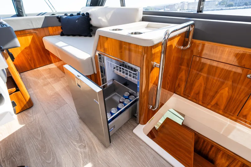 Slide: The Image of Riviera 57 Enclosed Flybridge 2023 - 29