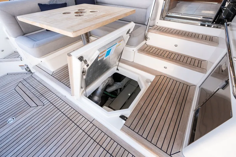 Slide: The Image of Riviera 57 Enclosed Flybridge 2023 - 77