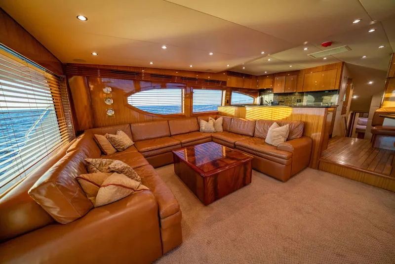 Slide: The Image of Hatteras 68 Convertible 2006 - 16