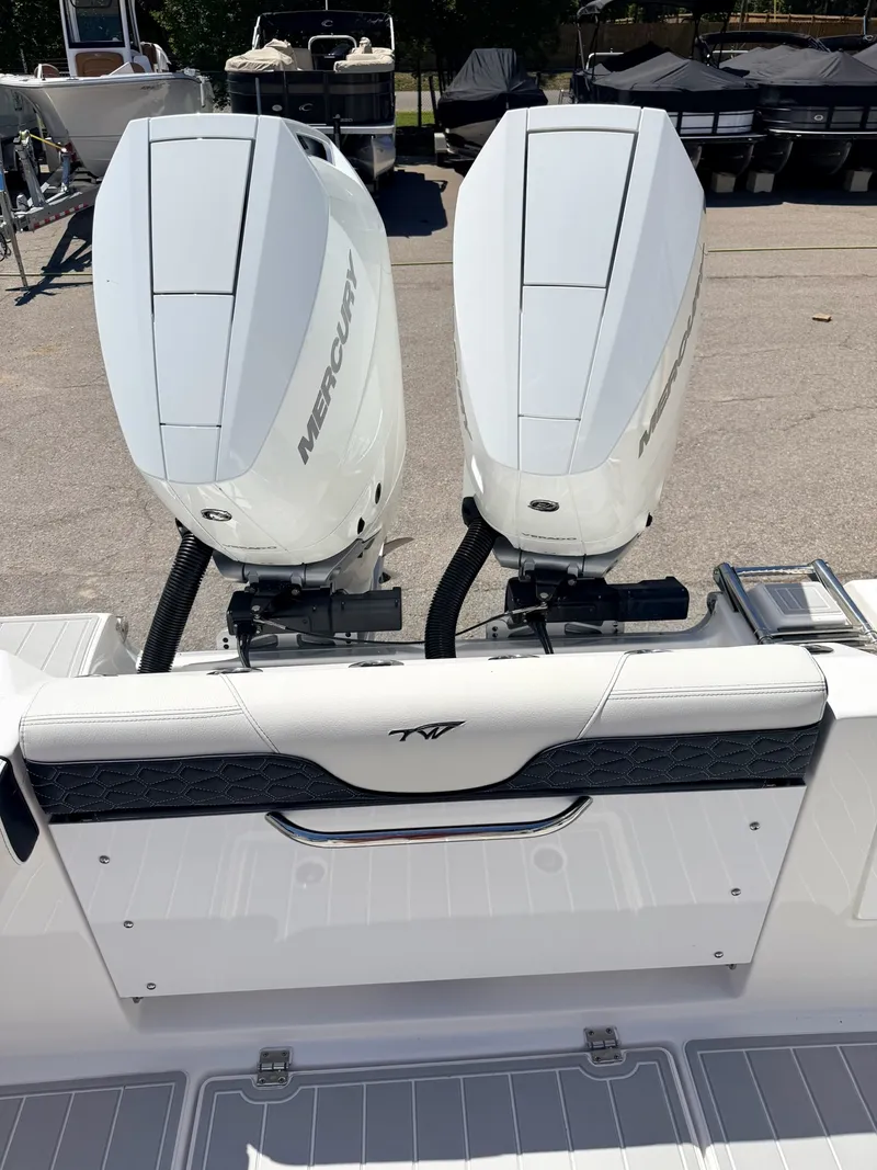 Slide: The Image of Tidewater 320 CC 2024 - 11