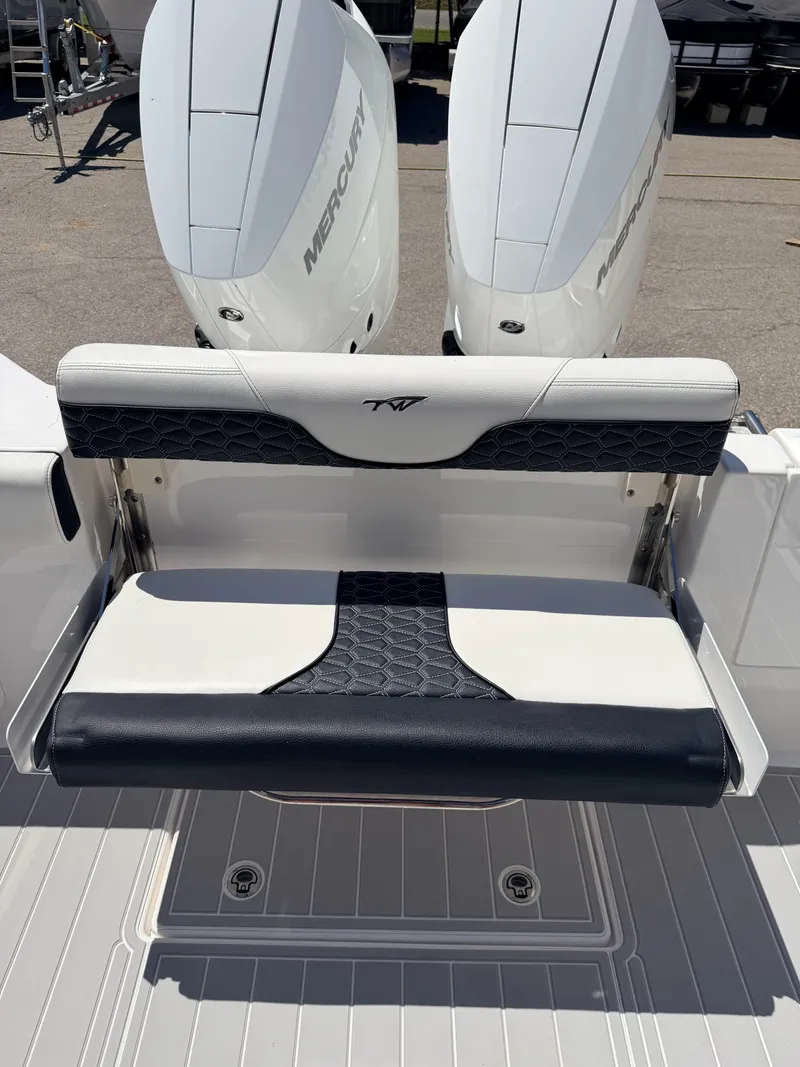 Slide: The Image of Tidewater 320 CC 2024 - 12