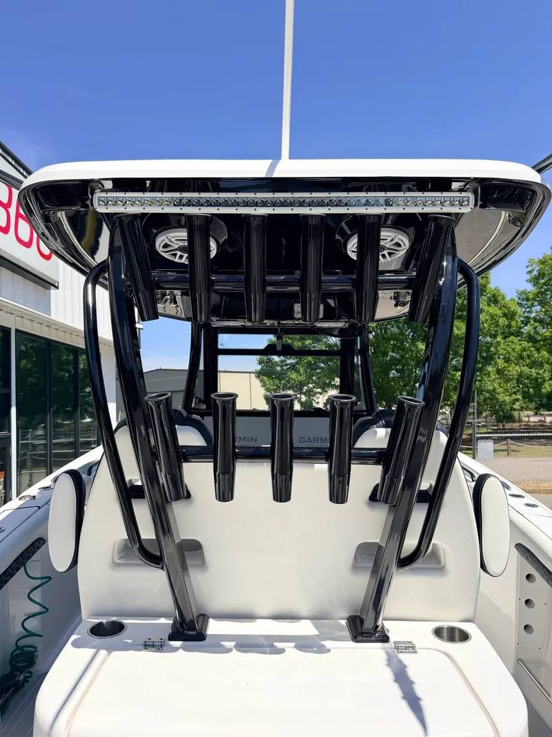 Slide: The Image of Tidewater 320 CC 2024 - 14